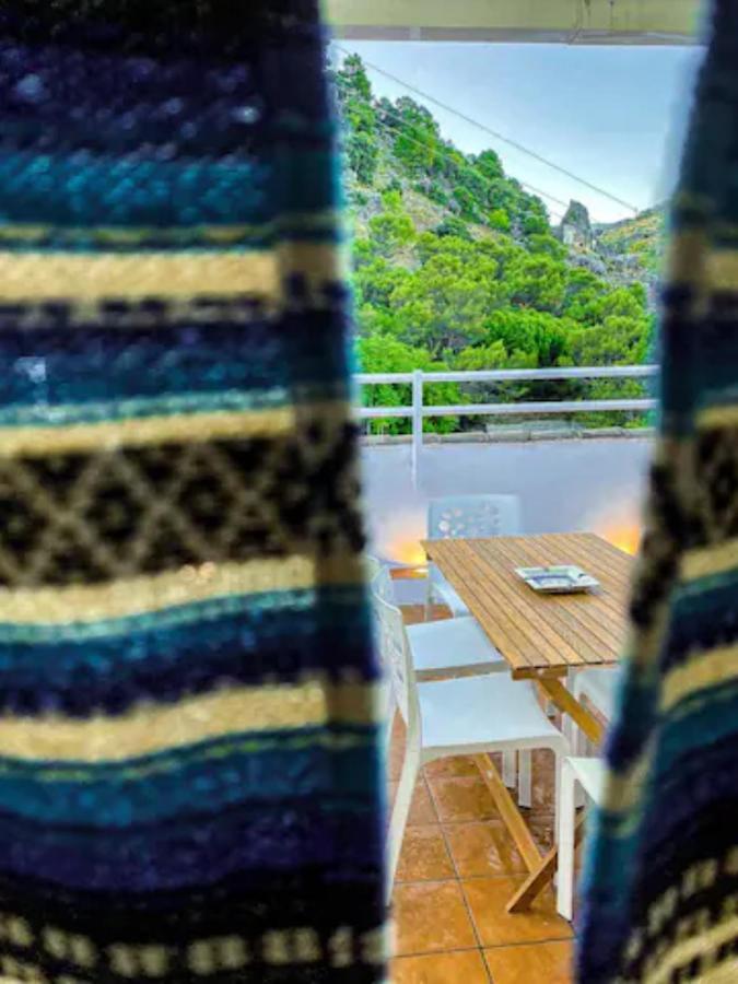 Вілла Grazalema - Casita La Calma - Incredible Views, Clima Frio-Calor, Wifi & Private Parking Optional Екстер'єр фото