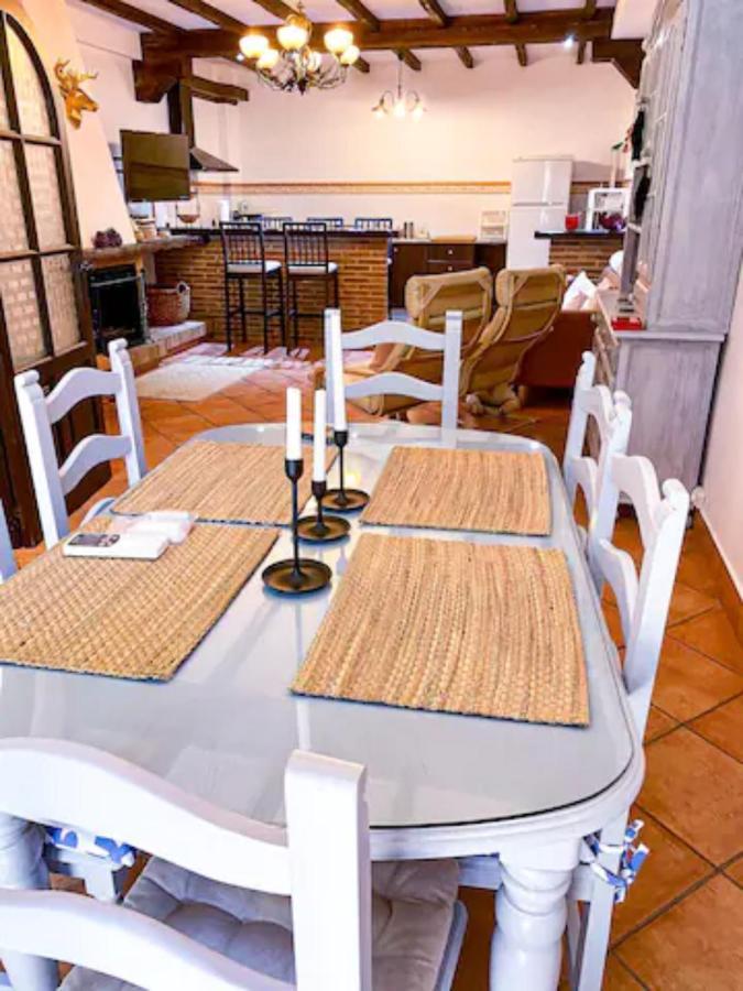 Вілла Grazalema - Casita La Calma - Incredible Views, Clima Frio-Calor, Wifi & Private Parking Optional Екстер'єр фото